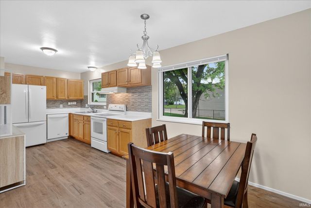 2802 Hampton Road, Mishawaka, IN 46544