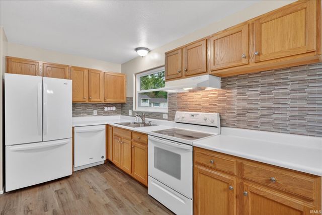 2802 Hampton Road, Mishawaka, IN 46544