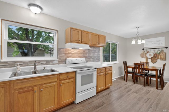 2802 Hampton Road, Mishawaka, IN 46544