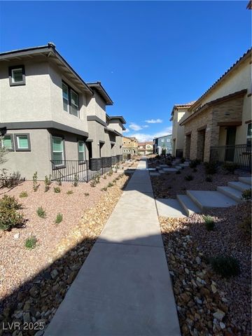 345 Summer Sparrow Avenue, Henderson, NV 89011