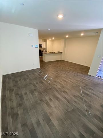 345 Summer Sparrow Avenue, Henderson, NV 89011