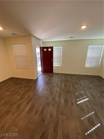 345 Summer Sparrow Avenue, Henderson, NV 89011