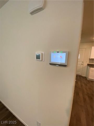 345 Summer Sparrow Avenue, Henderson, NV 89011