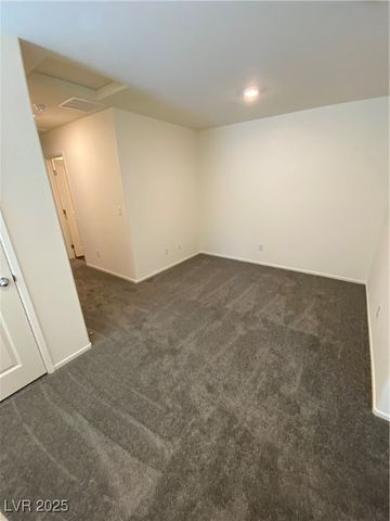 345 Summer Sparrow Avenue, Henderson, NV 89011