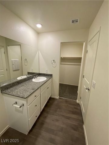 345 Summer Sparrow Avenue, Henderson, NV 89011