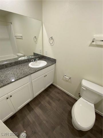 345 Summer Sparrow Avenue, Henderson, NV 89011