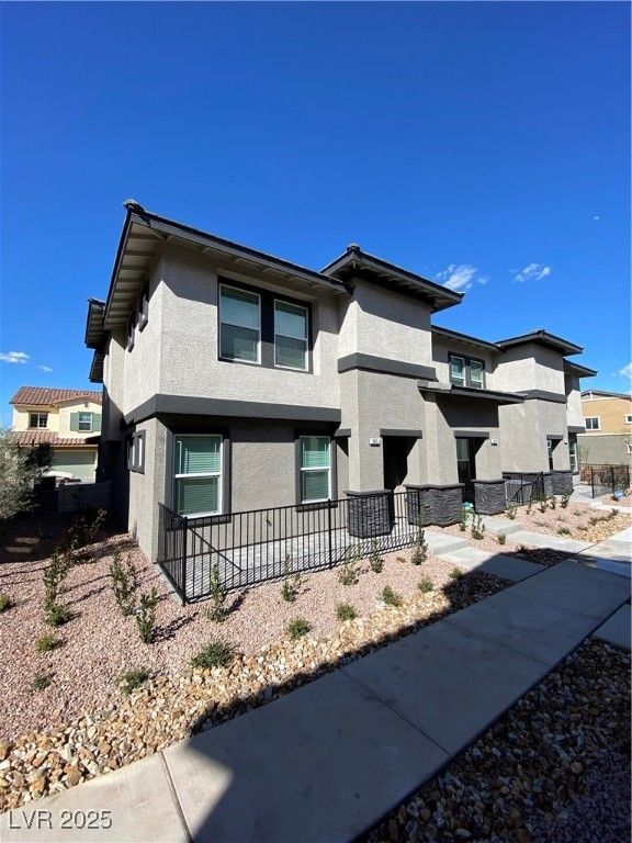 345 Summer Sparrow Avenue, Henderson, NV 89011