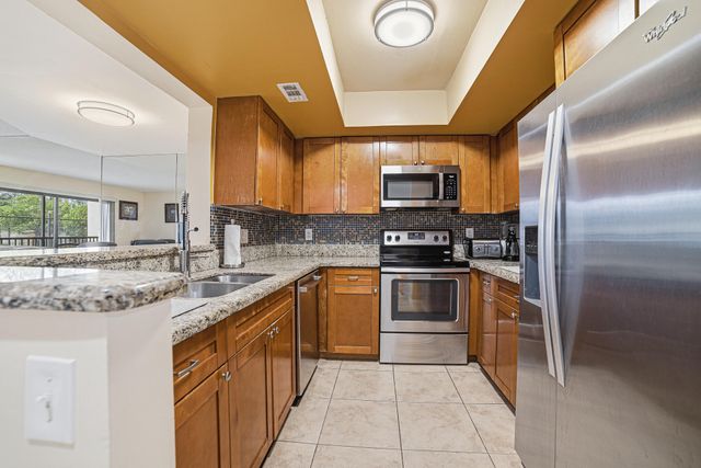 105 Deer Creek Road 202, Deerfield Beach, FL 33442
