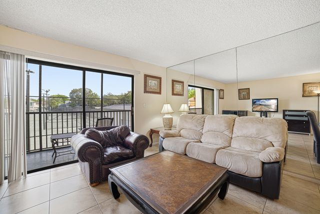 105 Deer Creek Road 202, Deerfield Beach, FL 33442