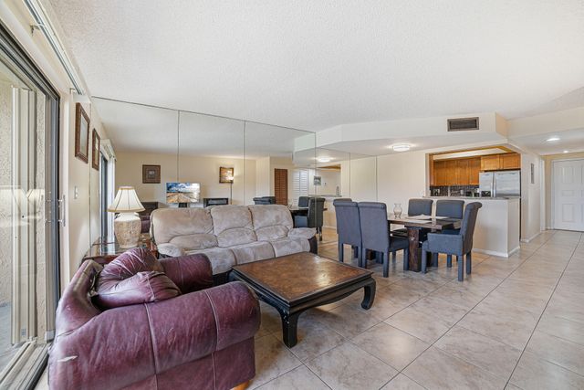 105 Deer Creek Road 202, Deerfield Beach, FL 33442