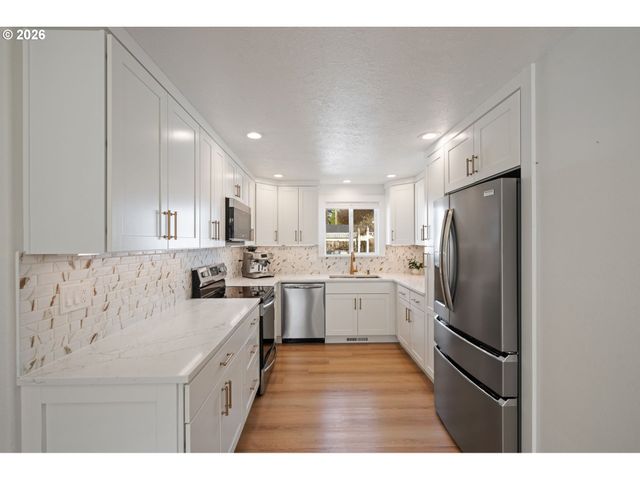 7685 Se HENDERSON St, Portland, OR 97206