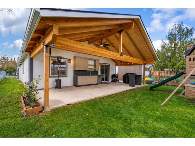 7685 Se HENDERSON St, Portland, OR 97206