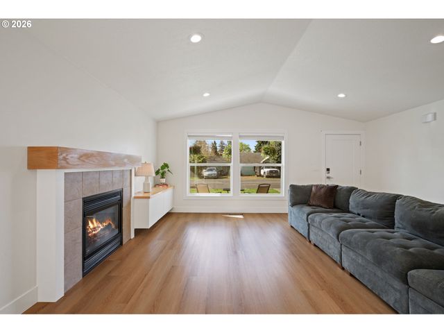 7685 Se HENDERSON St, Portland, OR 97206