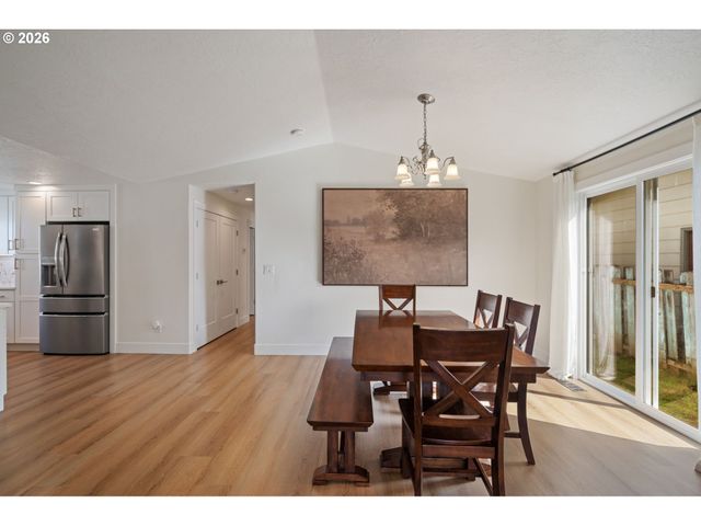 7685 Se HENDERSON St, Portland, OR 97206