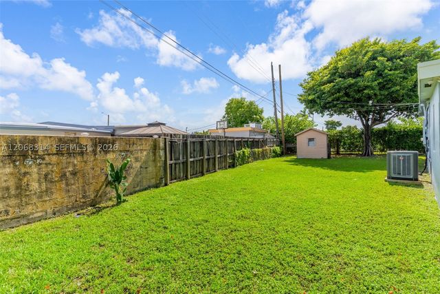 11445 SW 43rd Ter, Miami, FL 33165