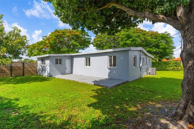 11445 SW 43rd Ter, Miami, FL 33165