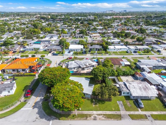 11445 SW 43rd Ter, Miami, FL 33165