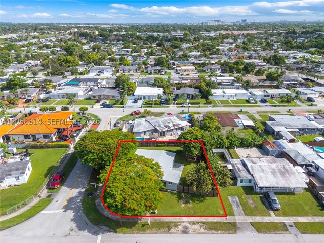 11445 SW 43rd Ter, Miami, FL 33165