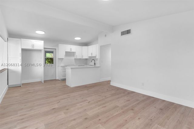 11445 SW 43rd Ter, Miami, FL 33165