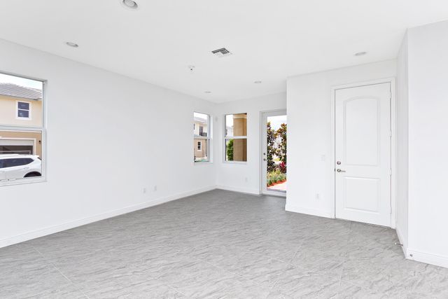 6961 Pines Circle 27, Coconut Creek, FL 33073