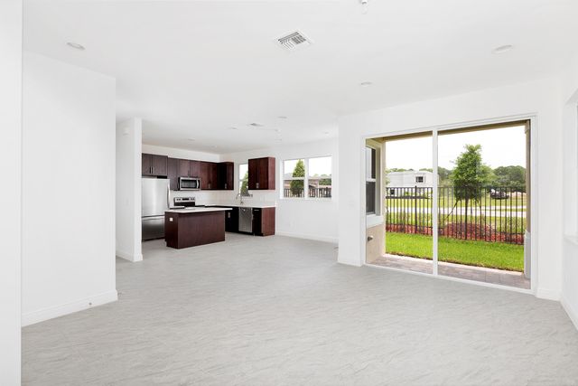 6961 Pines Circle 27, Coconut Creek, FL 33073