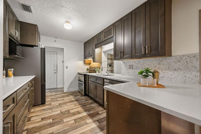 407 HERMITAGE DRIVE, Altamonte Springs, FL 32701