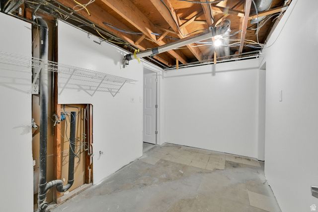 846 W 2400 N, Clinton, UT 84015