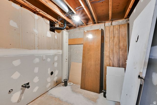 846 W 2400 N, Clinton, UT 84015
