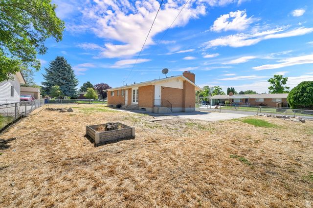 846 W 2400 N, Clinton, UT 84015