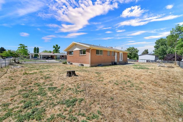 846 W 2400 N, Clinton, UT 84015