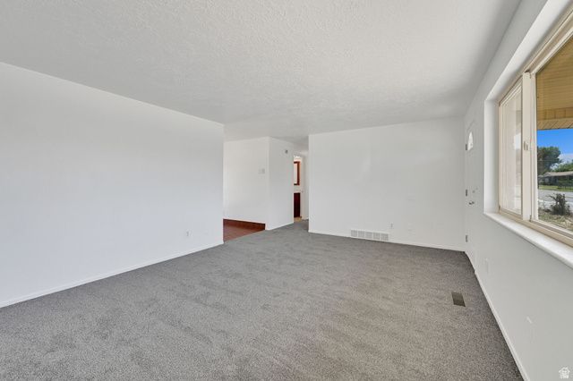 846 W 2400 N, Clinton, UT 84015