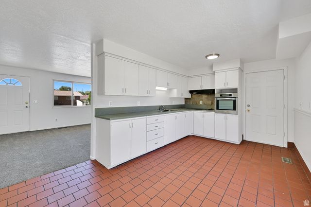 846 W 2400 N, Clinton, UT 84015