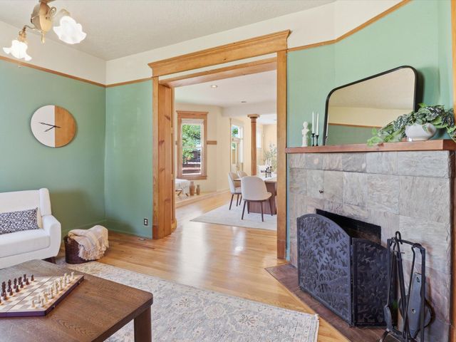 216 9th Street NW, Albuquerque, NM 87102