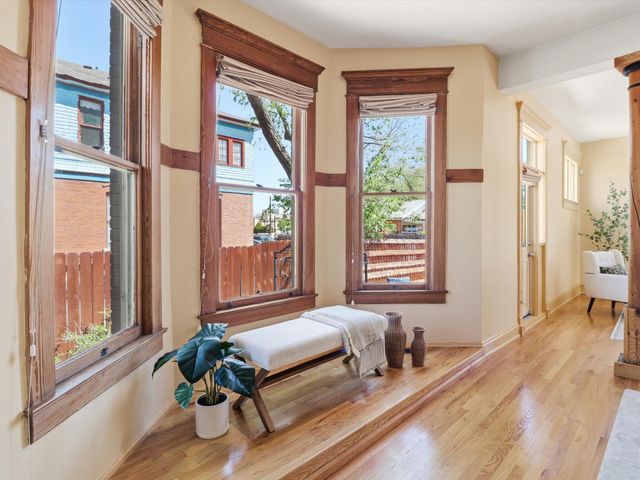 216 9th Street NW, Albuquerque, NM 87102