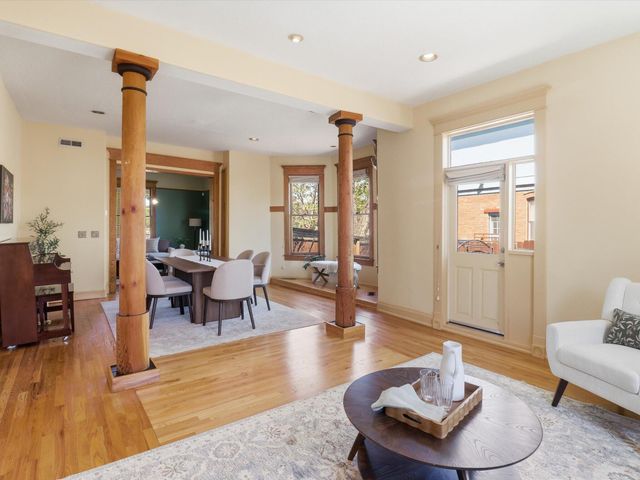 216 9th Street NW, Albuquerque, NM 87102