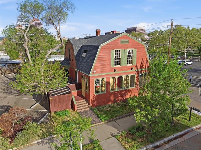 216 9th Street NW, Albuquerque, NM 87102