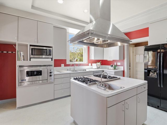 216 9th Street NW, Albuquerque, NM 87102