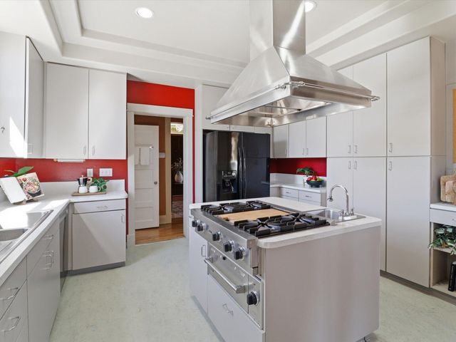 216 9th Street NW, Albuquerque, NM 87102