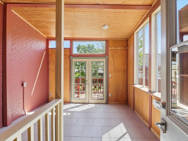 216 9th Street NW, Albuquerque, NM 87102