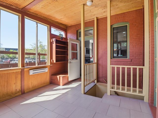 216 9th Street NW, Albuquerque, NM 87102