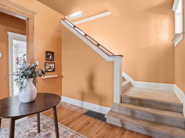 216 9th Street NW, Albuquerque, NM 87102