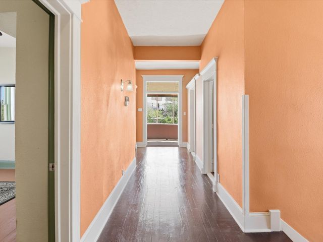 216 9th Street NW, Albuquerque, NM 87102