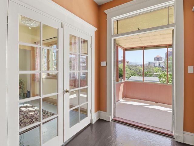 216 9th Street NW, Albuquerque, NM 87102