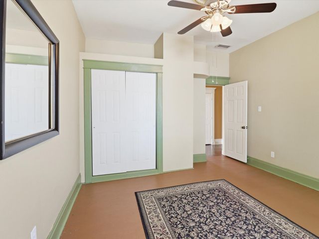 216 9th Street NW, Albuquerque, NM 87102