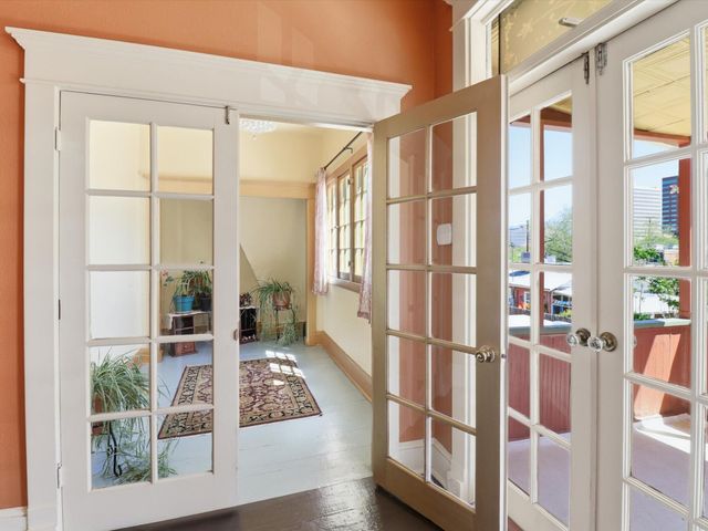 216 9th Street NW, Albuquerque, NM 87102