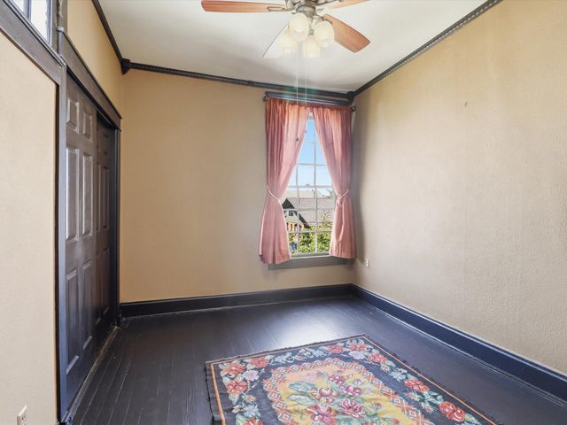 216 9th Street NW, Albuquerque, NM 87102