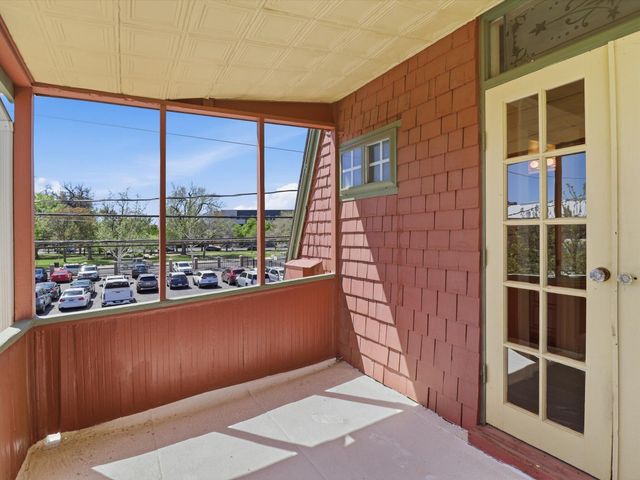 216 9th Street NW, Albuquerque, NM 87102