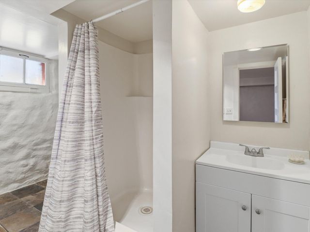 216 9th Street NW, Albuquerque, NM 87102