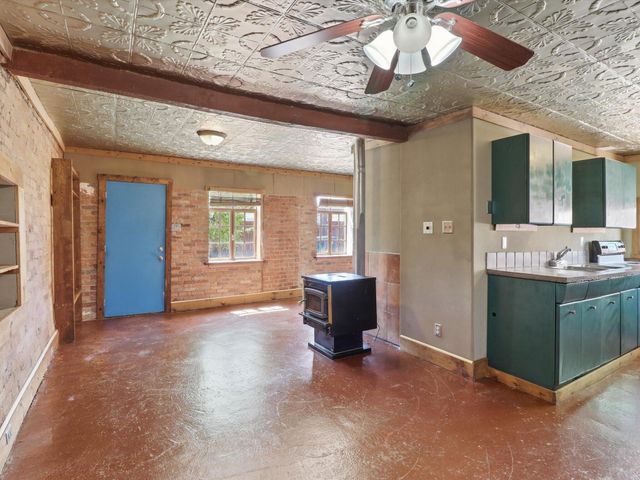 216 9th Street NW, Albuquerque, NM 87102