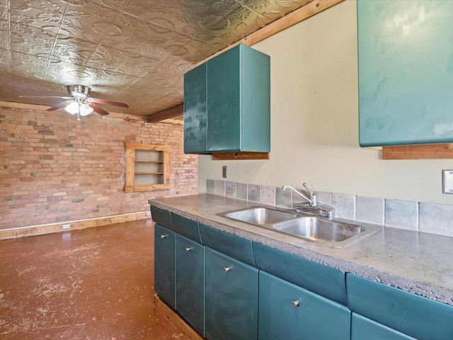 216 9th Street NW, Albuquerque, NM 87102